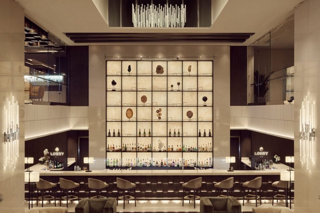 Explora Lobby